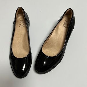 Naturalizer Black patent size 10 wedge shoes